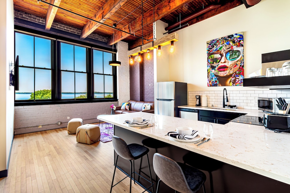 Executive Suite, Lake View photo 1