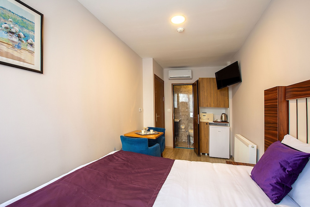 Standard Double Room photo 2