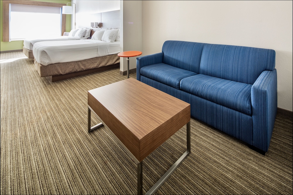 Suite, Multiple Beds (& Sofa Bed) - Photo 3