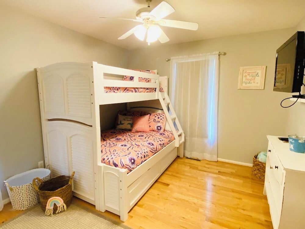 House, Multiple Beds, Kitchen, Garden View photo 1