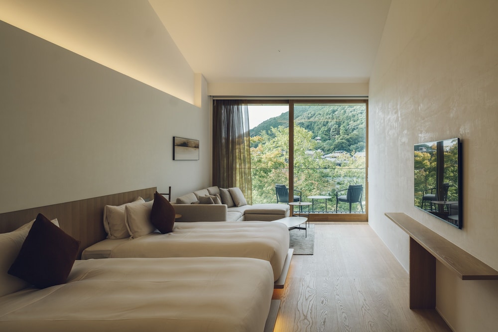 Premier Twin Room, Balcony, River View