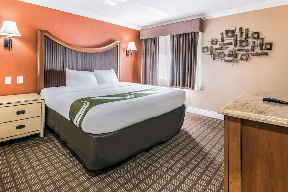 Suite, 1 King Bed, Non Smoking