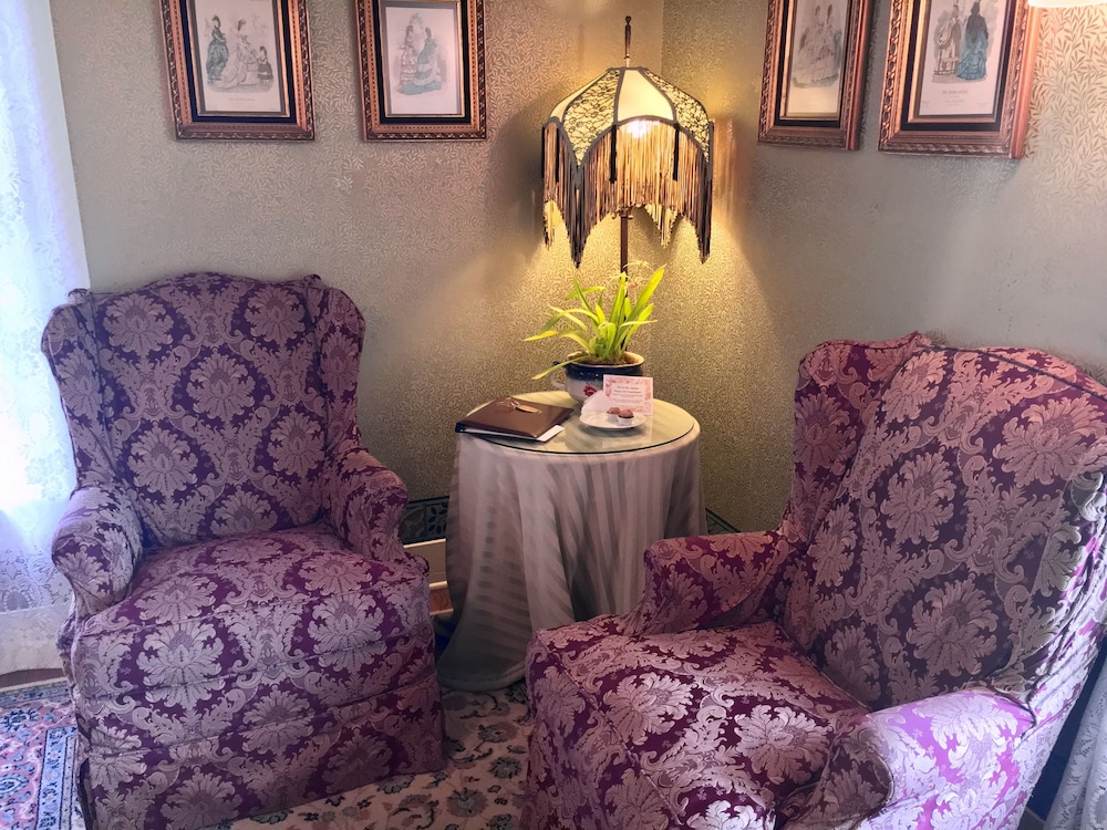 Superior Room, 1 Queen Bed (Margaret Simpson) - Photo 3