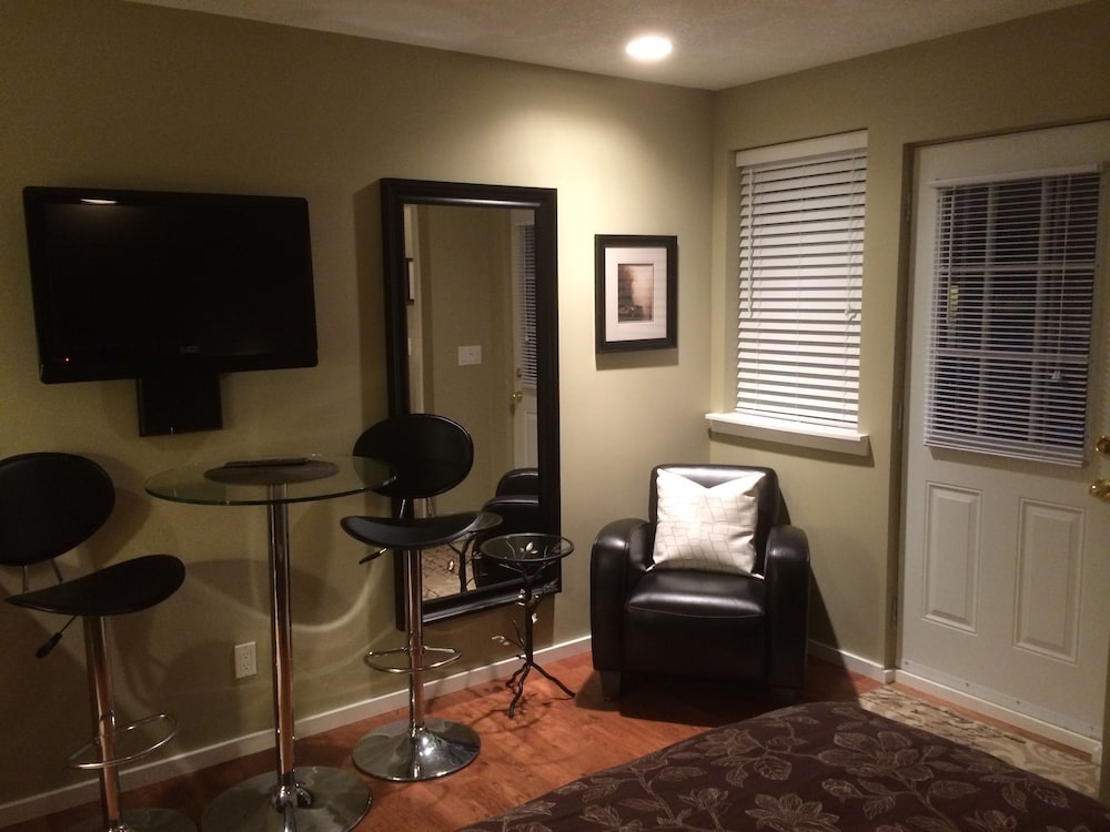 Cottage, 1 Queen Bed, Kitchenette (Mira) photo 2