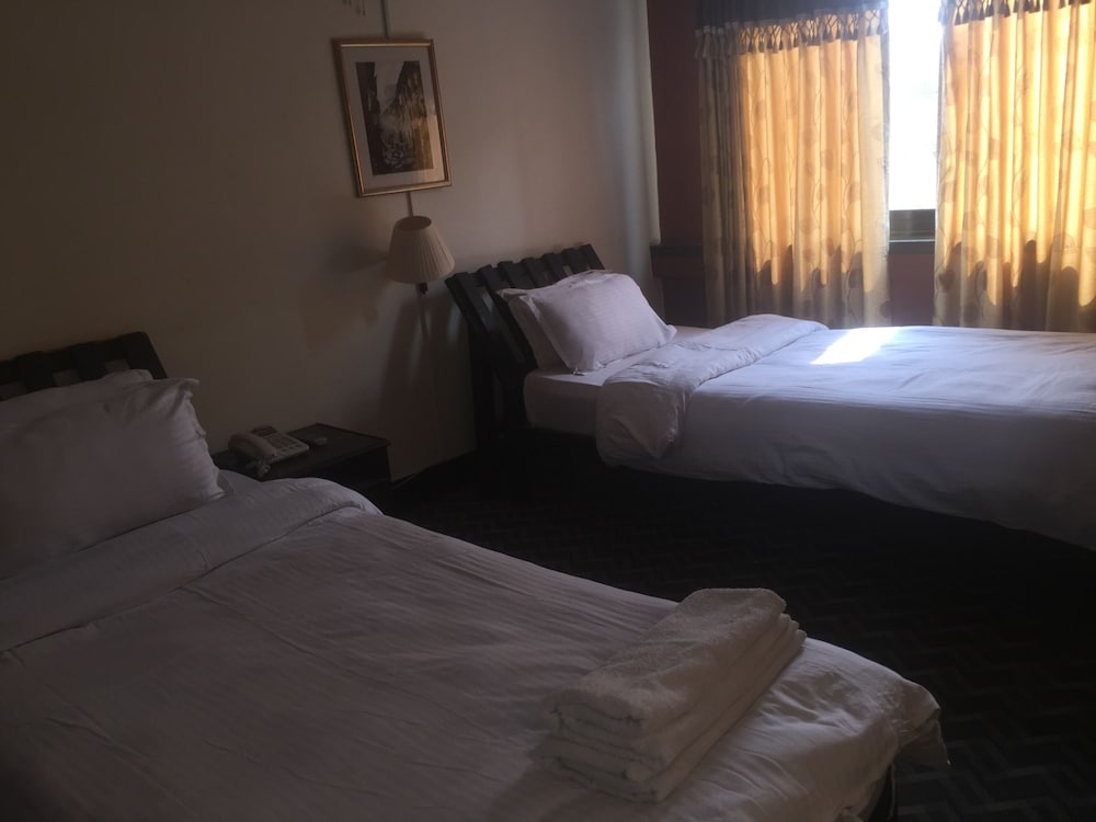 Standard Twin Room - Photo 7