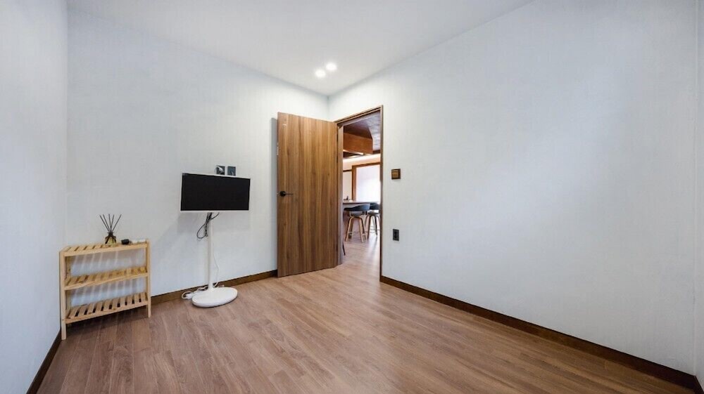 Room (Room A) - Photo 5