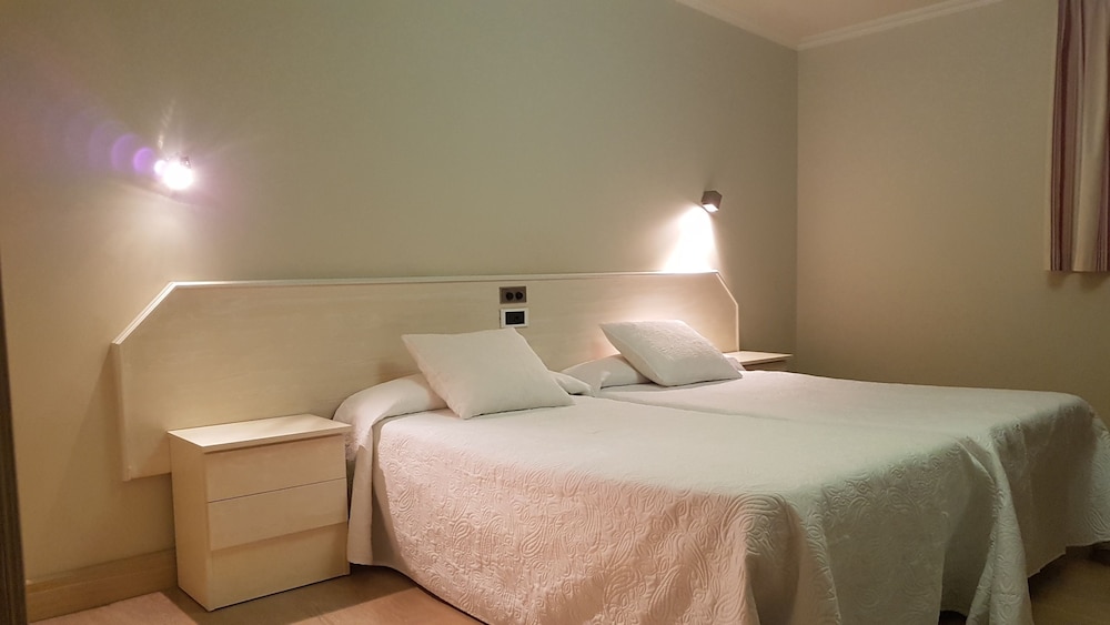 Standard Double Or Twin Room photo 3