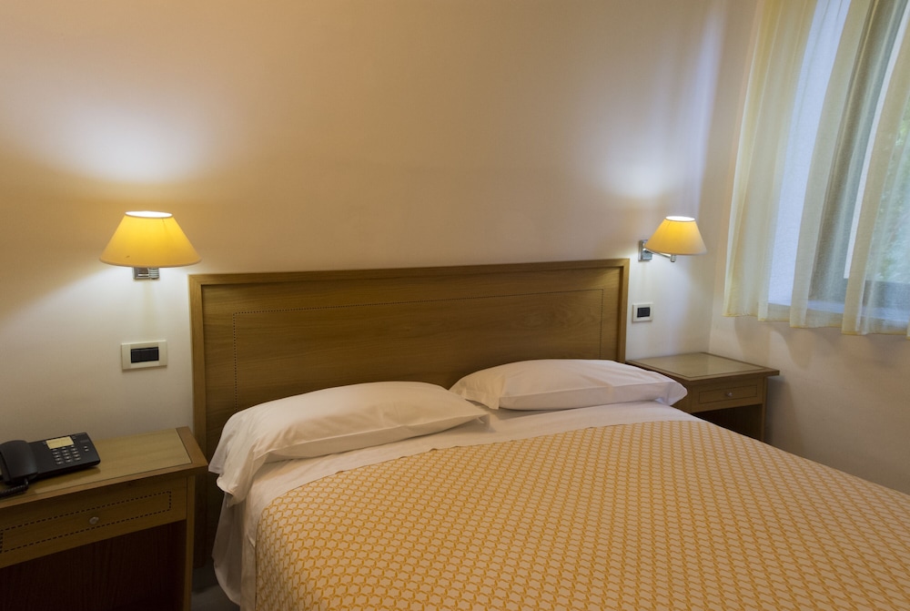 Economy Double or Twin Room, Garden View, Annex Building - Photo 7