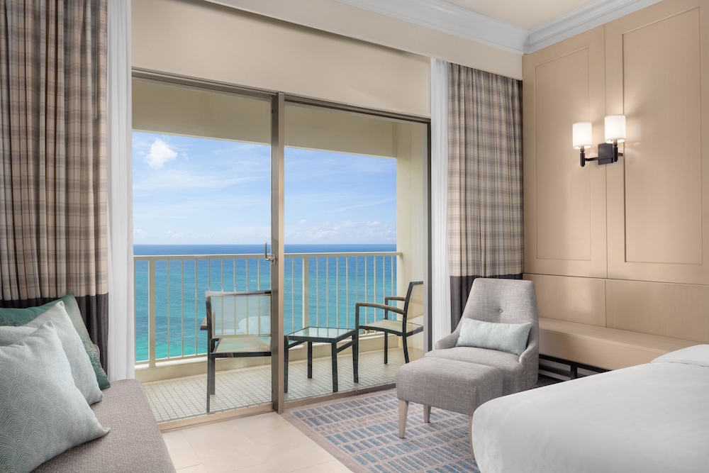 Laguna Club (Club Lounge Access) - Photo 2