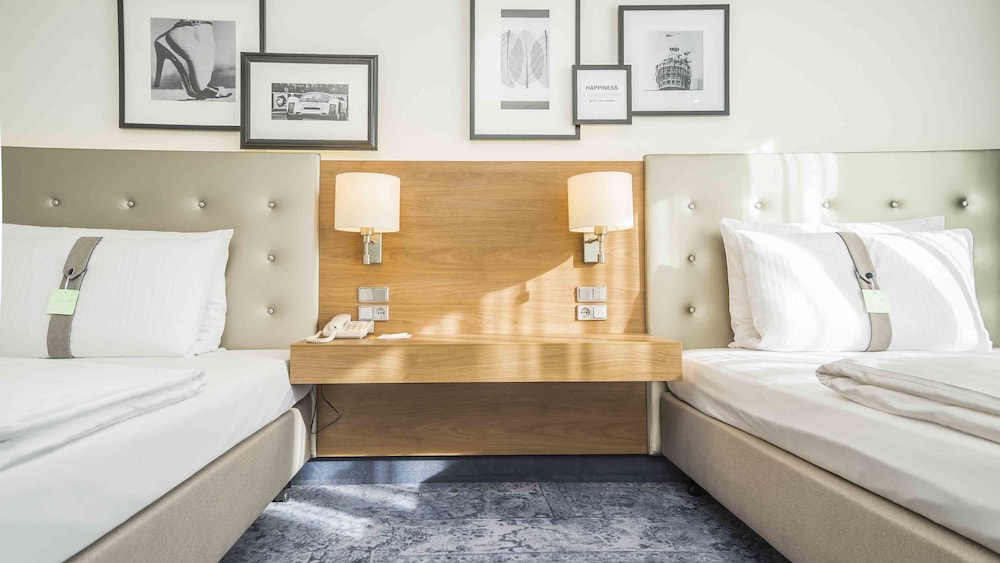 Standard Room, 2 Double Beds - Photo 2