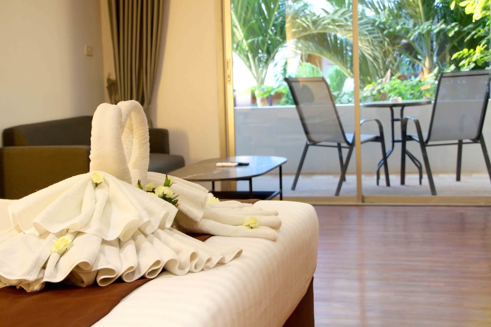 Deluxe Double Room - Photo 11