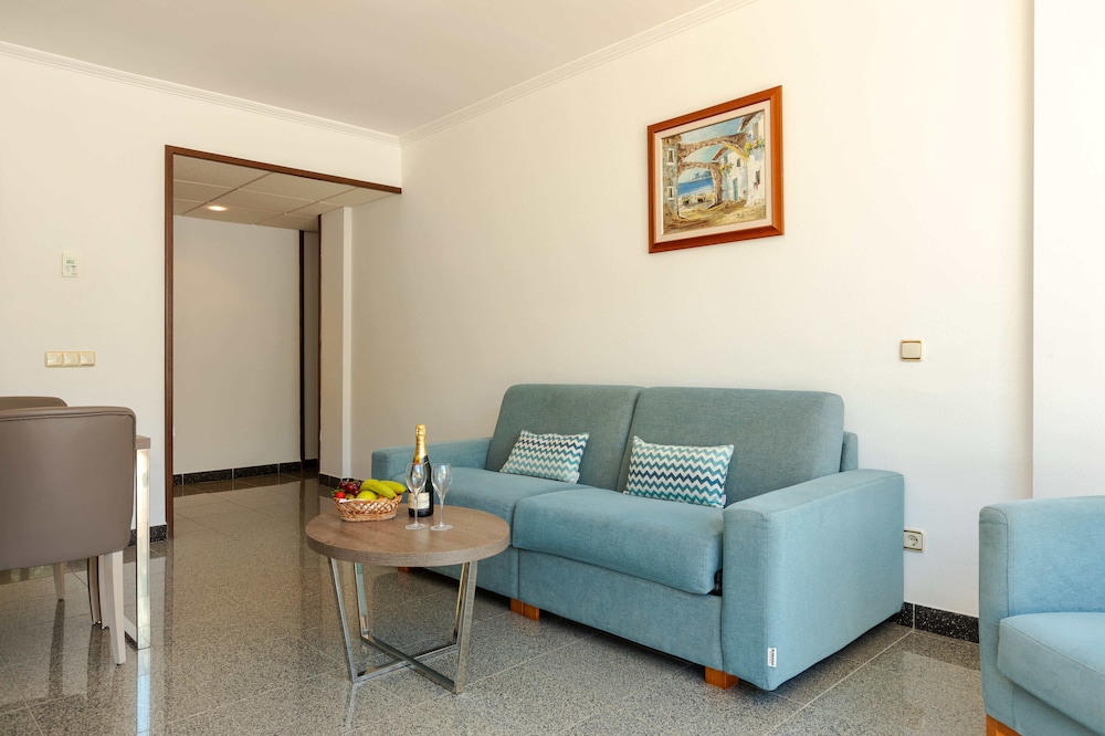 Superior Suite - Photo 10