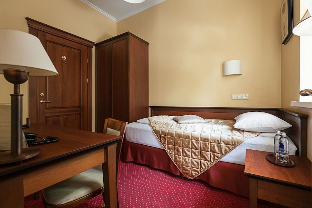 Economy Single Room, City View photo 2