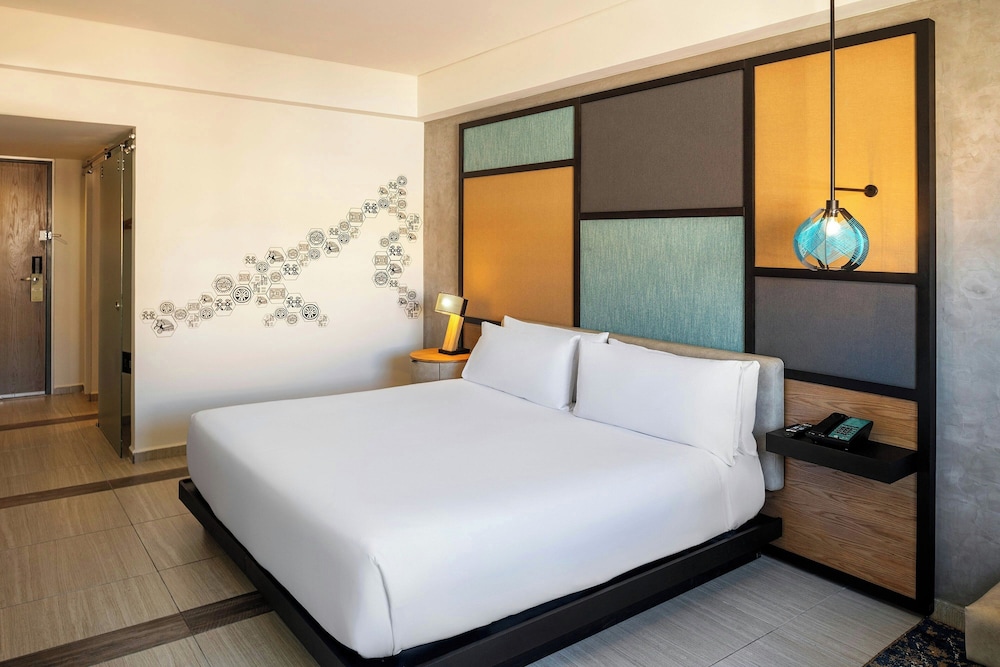 aloft, Room, 1 King Bed - Photo 2