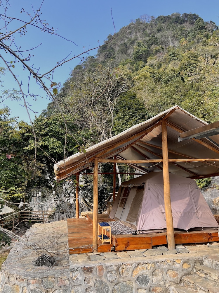 Panoramic Tent, 2 Queen Beds, Lake View, Lakeside photo 2