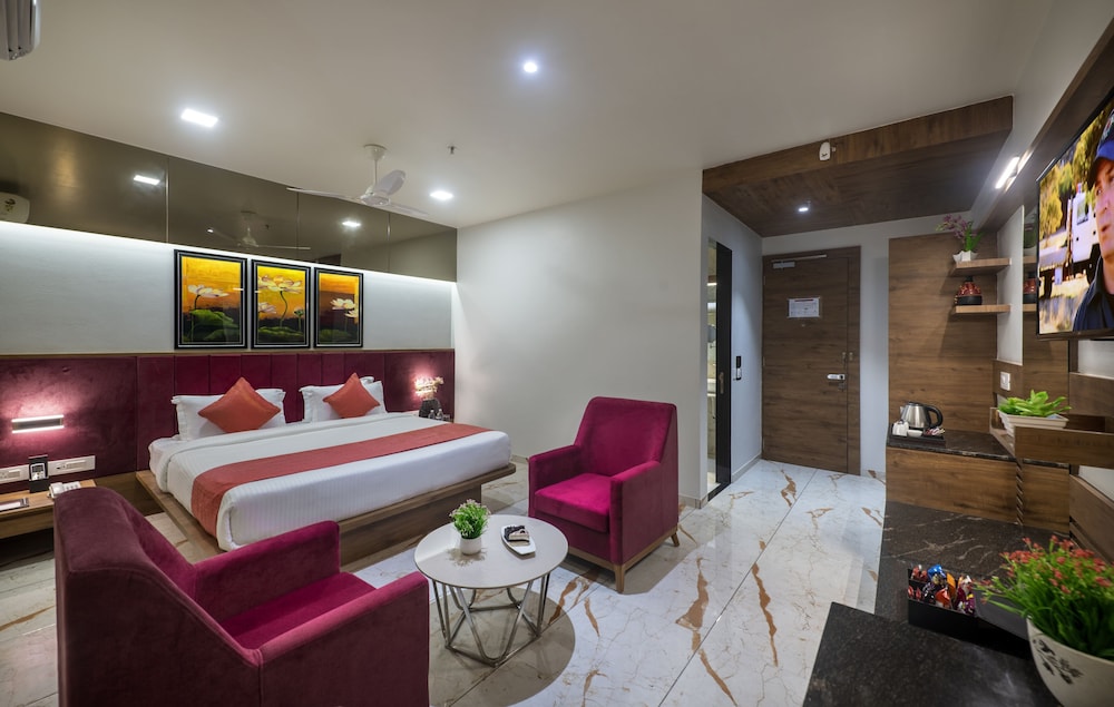 Deluxe Room - Photo 1