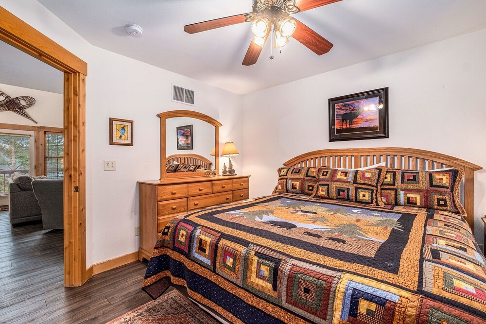 Condo, 2 Bedrooms