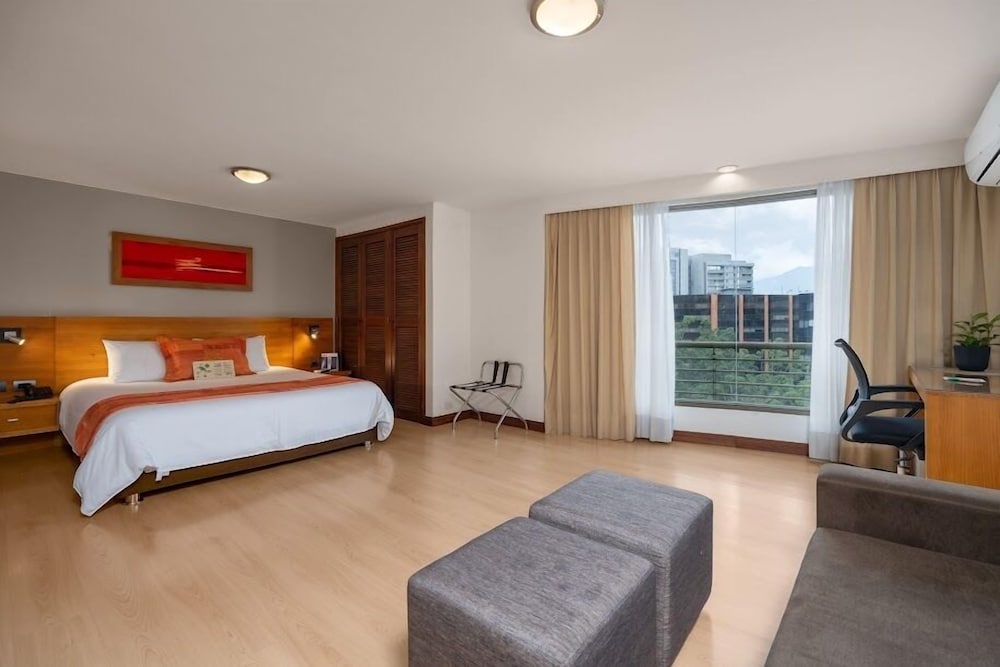 Standard Suite - Photo 4