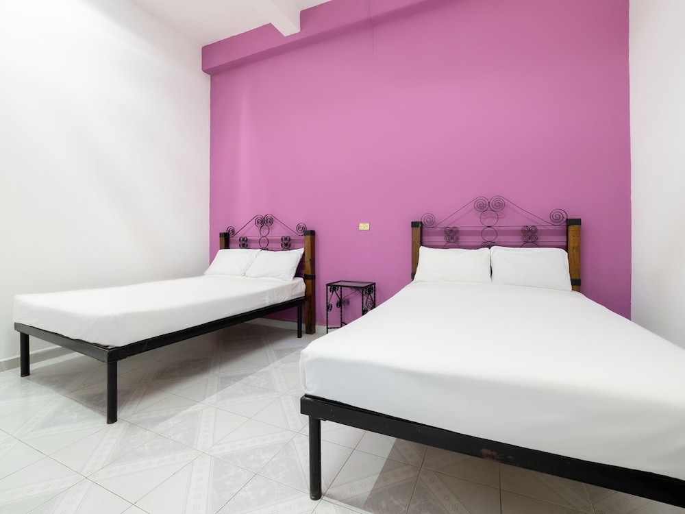 Standard Room, 2 Double Beds - Photo 7