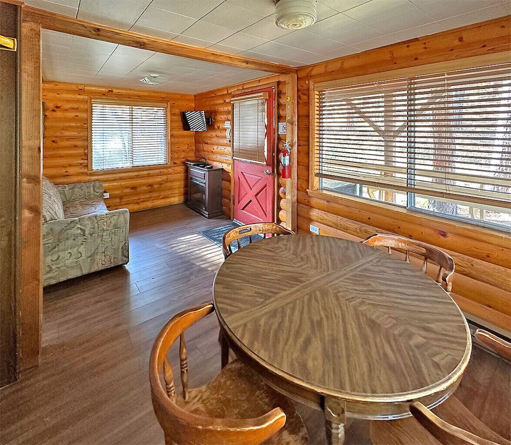 Comfort Cabin, 1 Bedroom, Kitchenette, Mountain View photo 1