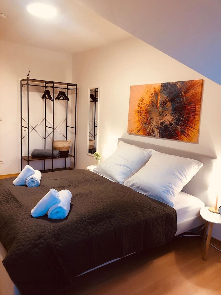 Premium Condo, Balcony, City View photo 2