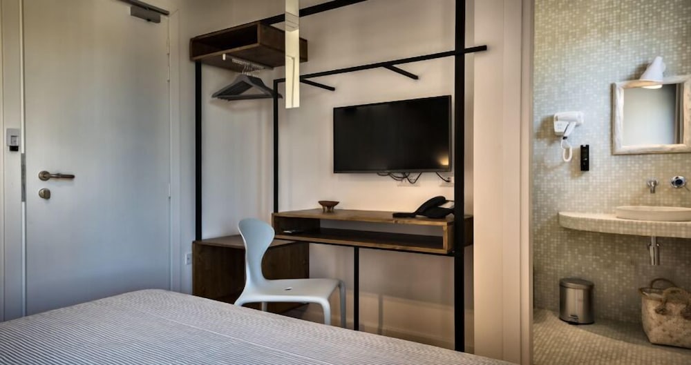 Classic Double Room, City View photo 2