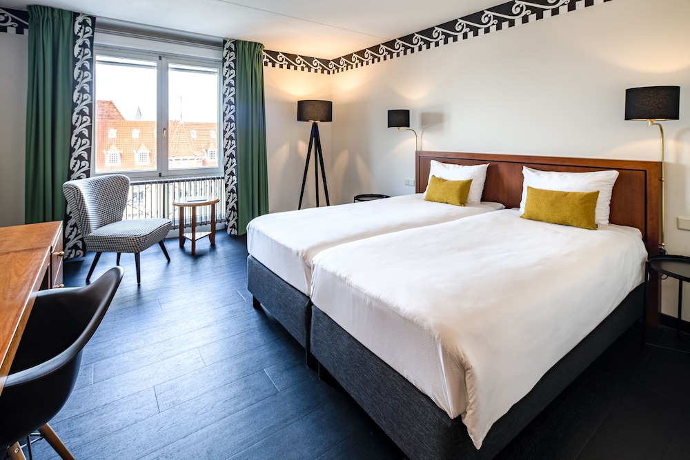 Standard Twin Room, City View - Photo 1