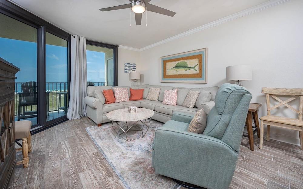Condo, 2 Bedrooms
