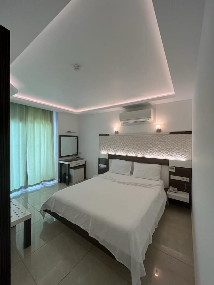 Kismi Deniz Manzarali Cift Kisilik Oda photo 1