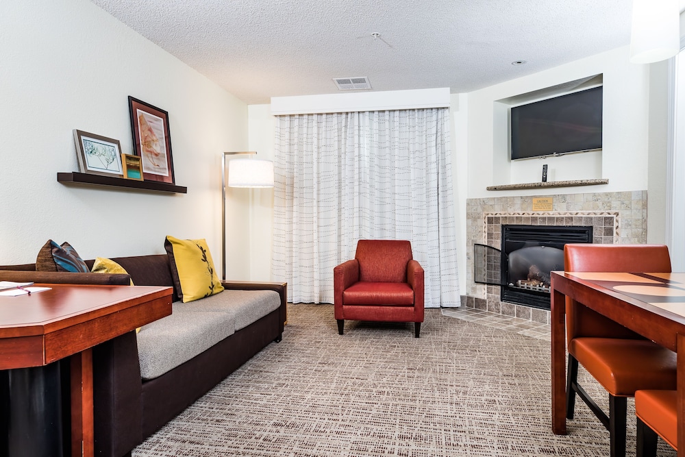 Suite, 1 Bedroom photo 2
