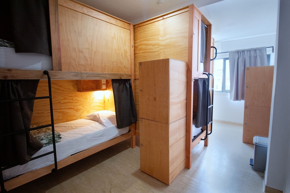 Bed in 6 mix Dorm w/private wc photo 1