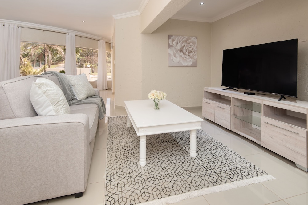 Sunset Suite photo 2