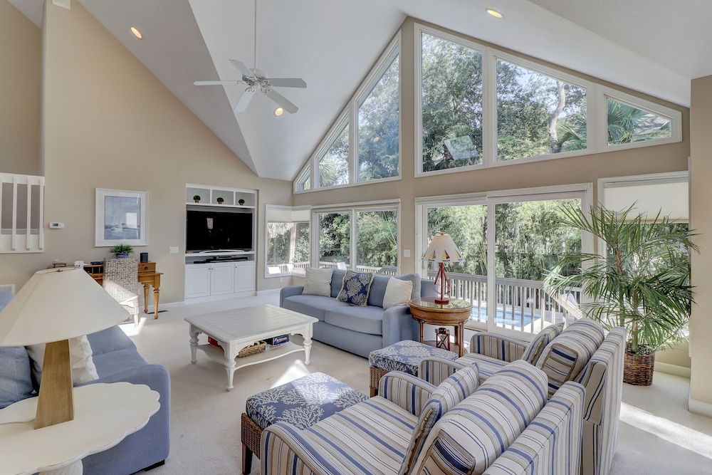 House, Multiple Beds, Kitchen, Pool View (10 Red Cardinal)