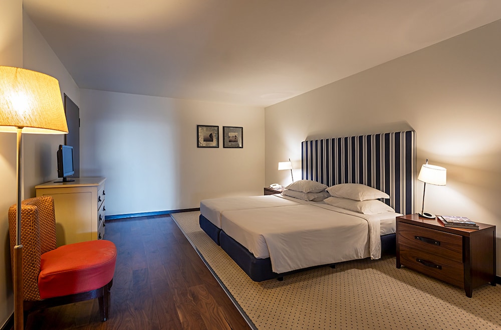 Suite, 2 Bedrooms, Sea View (Cliff)