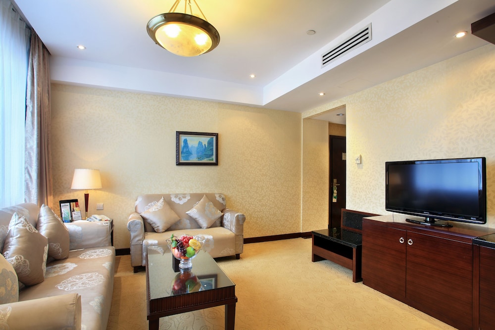 Standard Suite - Photo 4