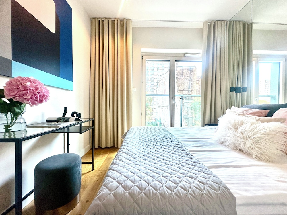 Premium Apartment, City View