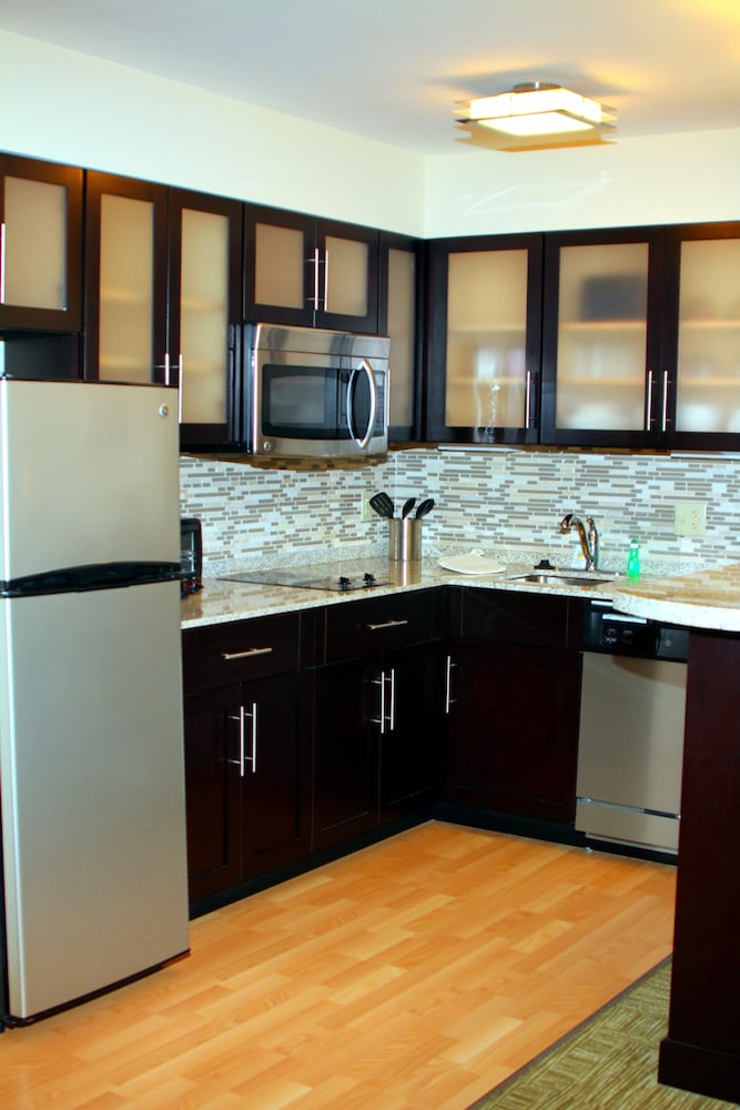 Studio Suite, 1 Queen Bed, Accessible, Non Smoking (Kitchen, Accessible Bathtub) - Photo 2