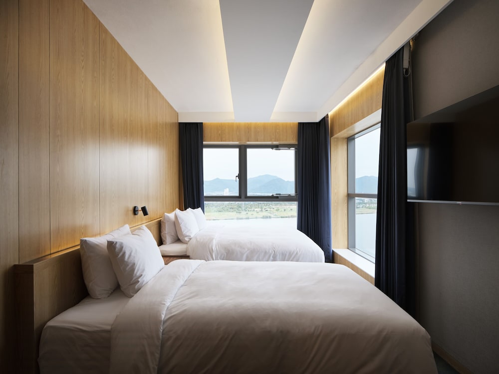 Royal Suite, River View - Photo 5