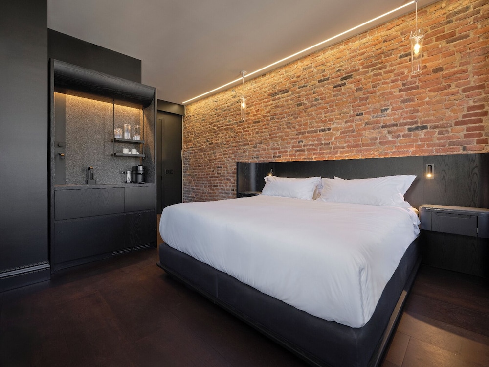 Signature Room