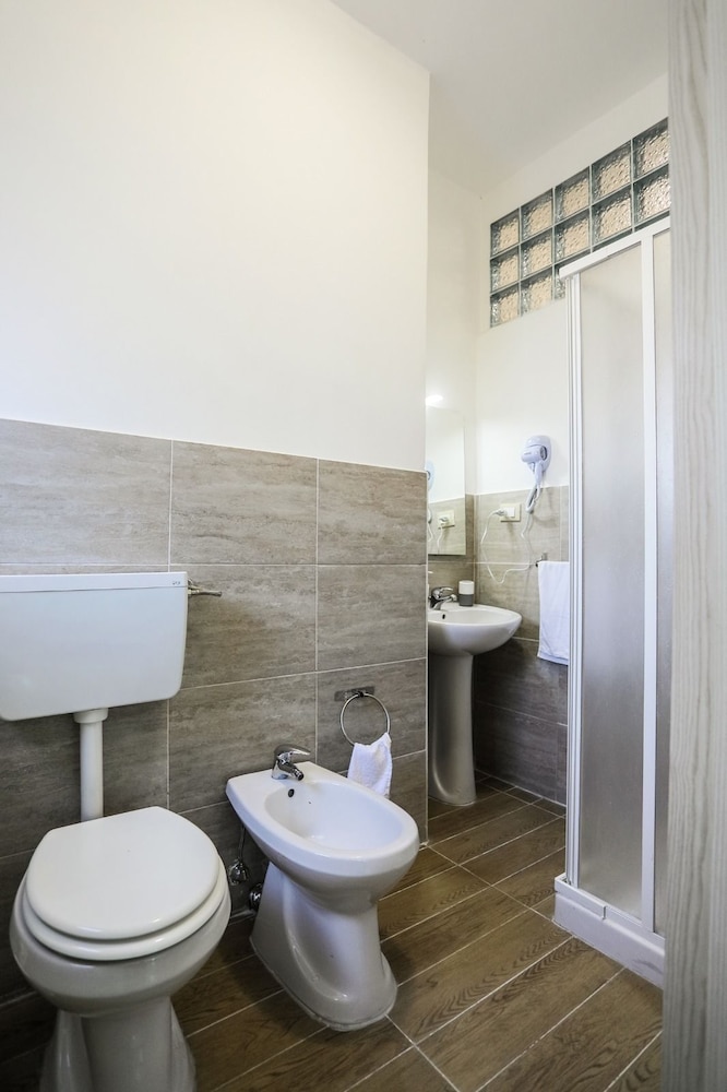 Double Room, 1 Double Bed, Ensuite - Photo 3