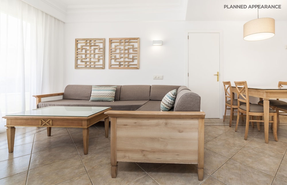 Superior Apartment, Multiple Beds, Balcony - Photo 3