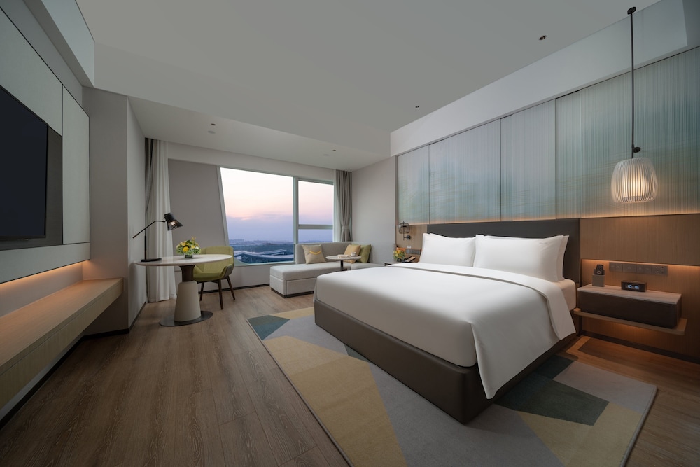 Standard Room, 1 King Bed (High Floor) photo 1