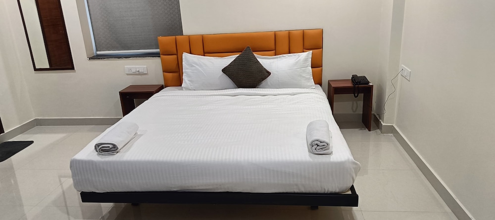 Deluxe Double or Twin Room, City View