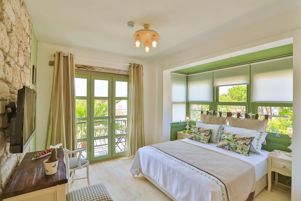 Superior Room, Balcony, Garden View photo 3