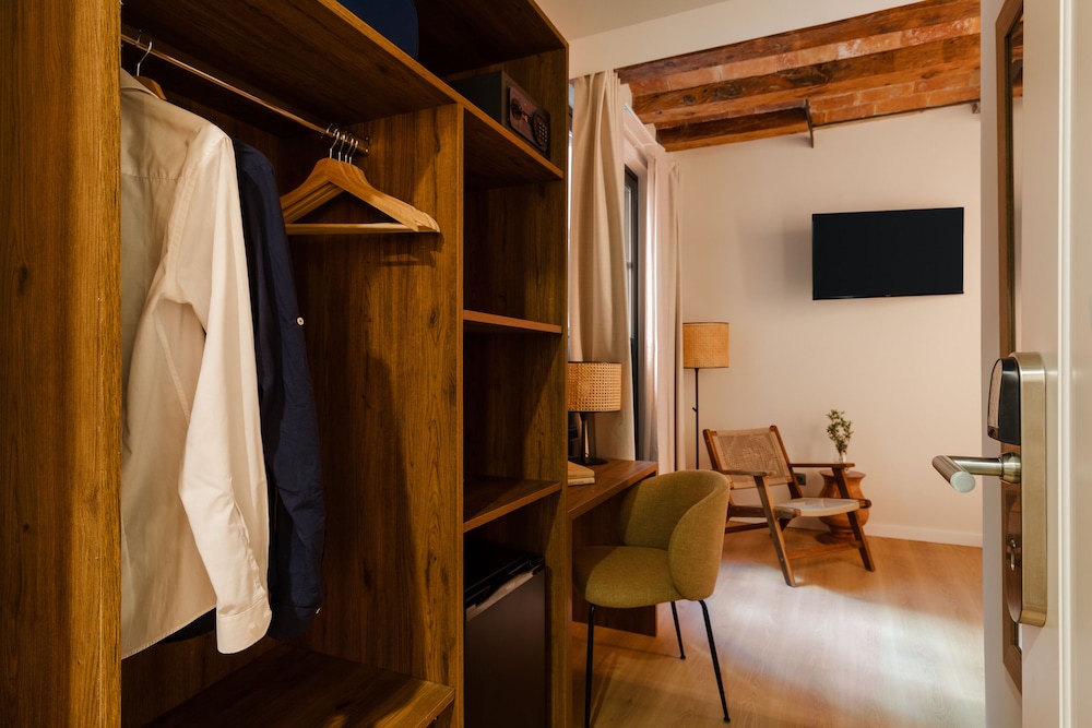 Double Room, 2 Queen Beds, Terrace photo 2