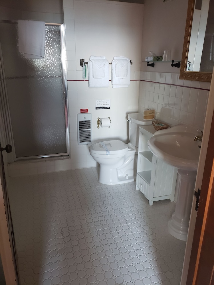Deluxe Suite, 1 King Bed, Ocean View photo 3