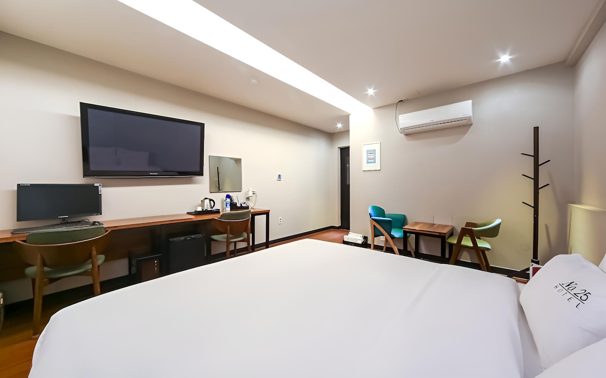 Room (Standard (single PC + Netflix free)) - Photo 17