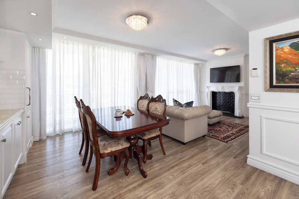 Deluxe Suite, 3 Bedrooms - Photo 3