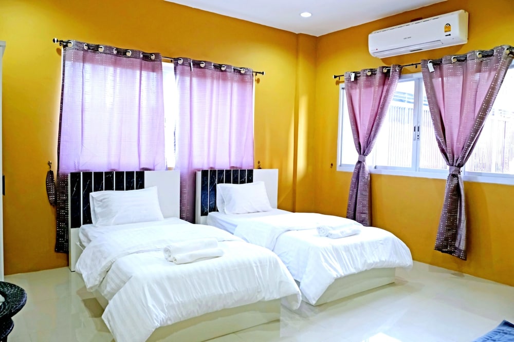 Standard Twin Room - Photo 4