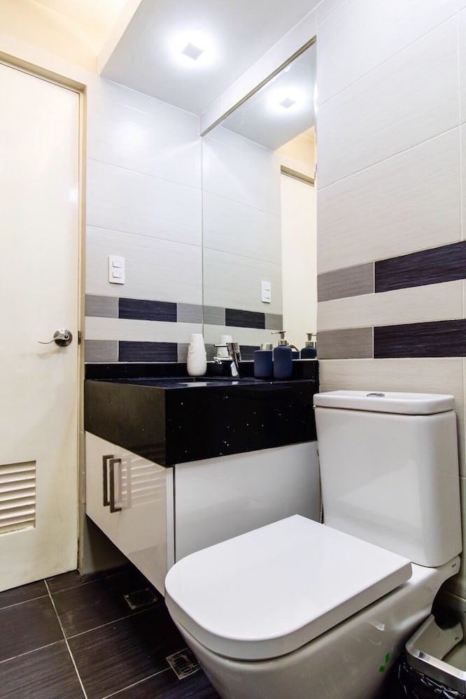 Condo, 1 Bedroom photo 2